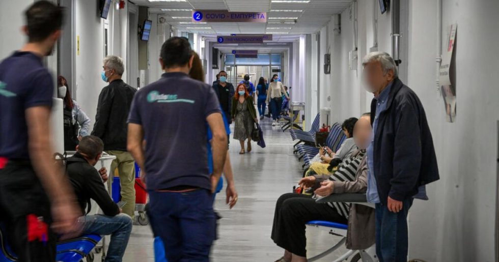Η νέα γενιά κρατάει τα νοσοκομεία όρθια